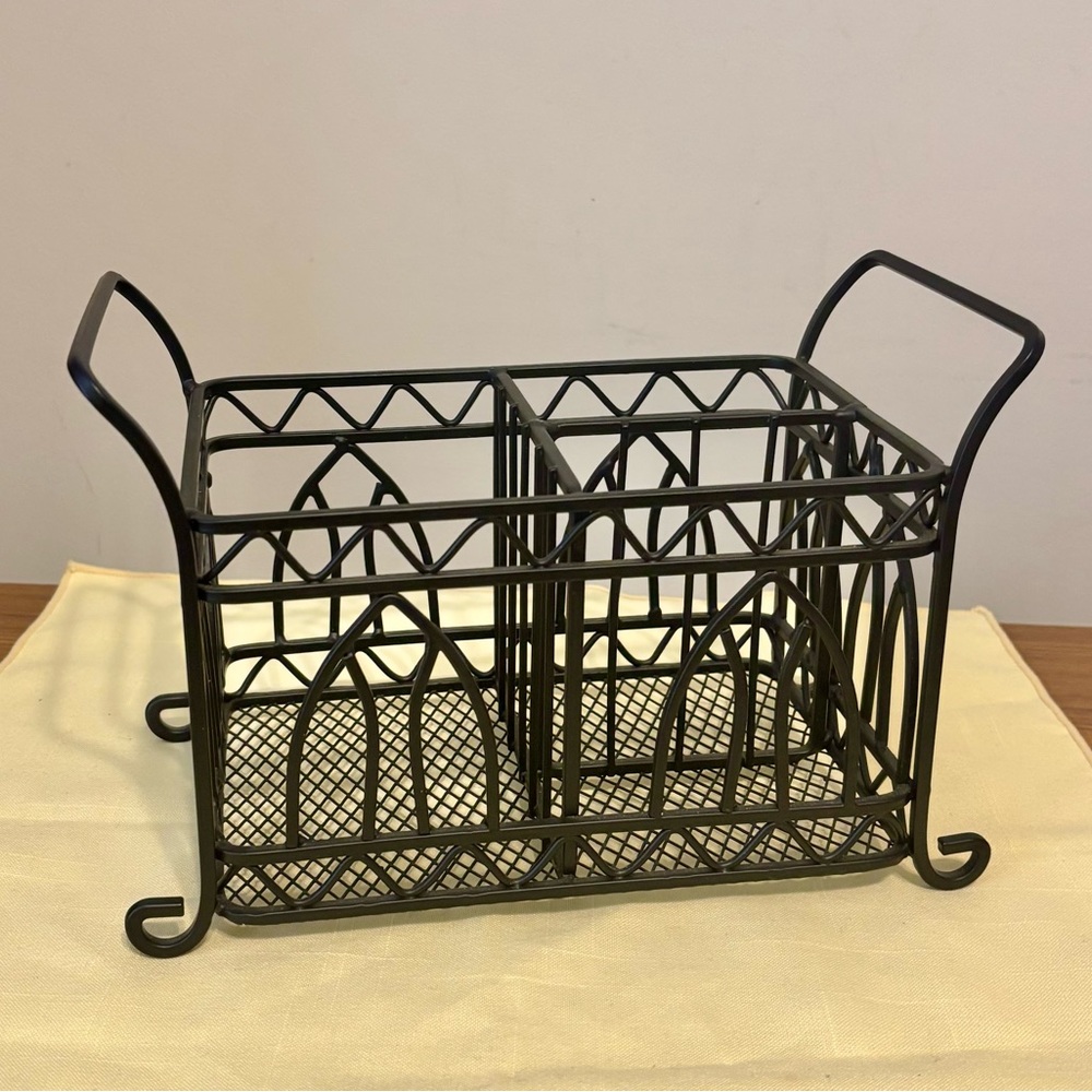 Black Metal Wire Utensils, Crafts Supplies, Office Items or Toiletries Caddy.